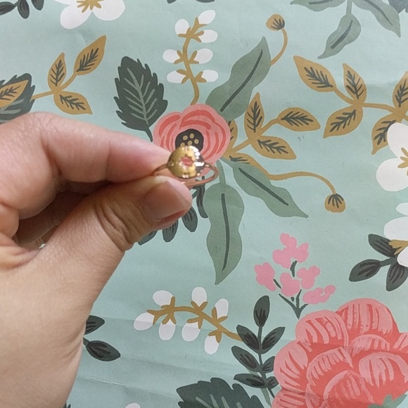 Nwot rose gold compass ring size 7 - Picture 2 of 2